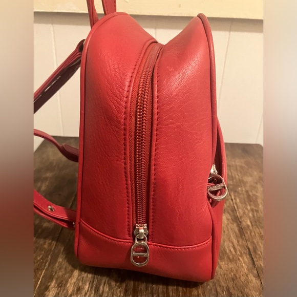 Authentic Christian Dior Vintage 30 Montaigne Red Leather backpack - Picture 4 of 9